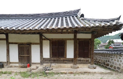 한산이씨 음애공파 고택의 사랑채 배면
